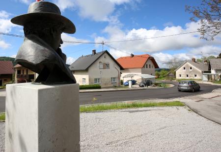 NOV ASFALT SELŠČEK 06 FOTO LJUBO VUKELIČ